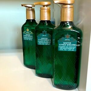Bath and body works’ Winter Citrus Wreath Cleansing Gel Hand Soap Set